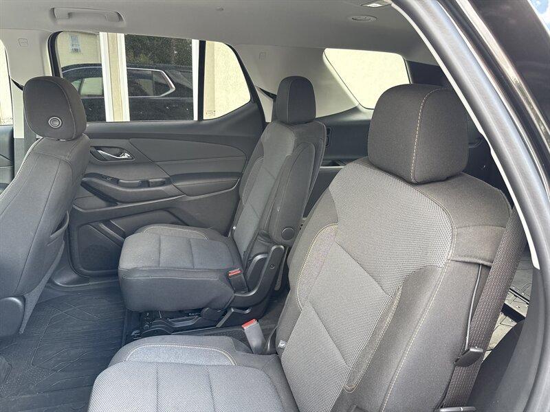 used 2021 Chevrolet Traverse car, priced at $24,900