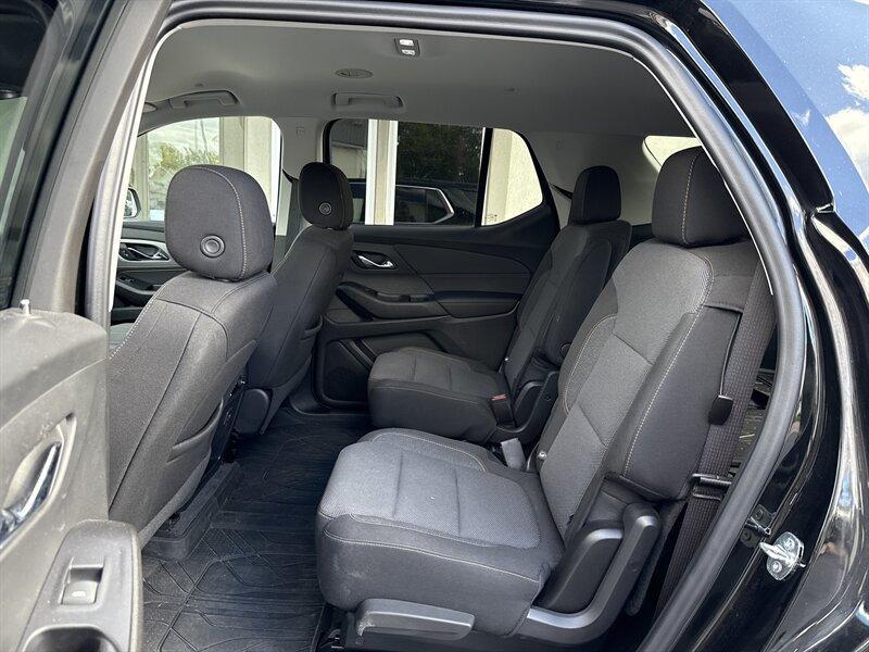 used 2021 Chevrolet Traverse car, priced at $24,900