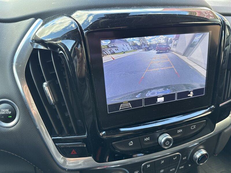 used 2021 Chevrolet Traverse car, priced at $24,900