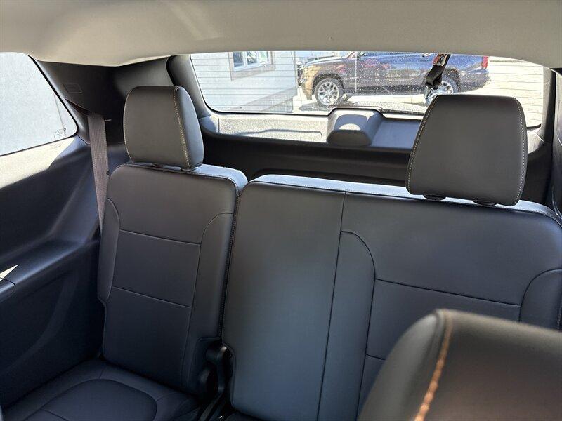 used 2021 Chevrolet Traverse car, priced at $31,900