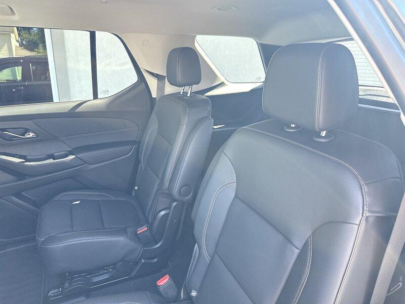 used 2021 Chevrolet Traverse car, priced at $31,900