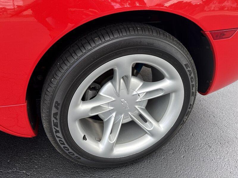 used 2004 Chevrolet SSR car, priced at $30,900