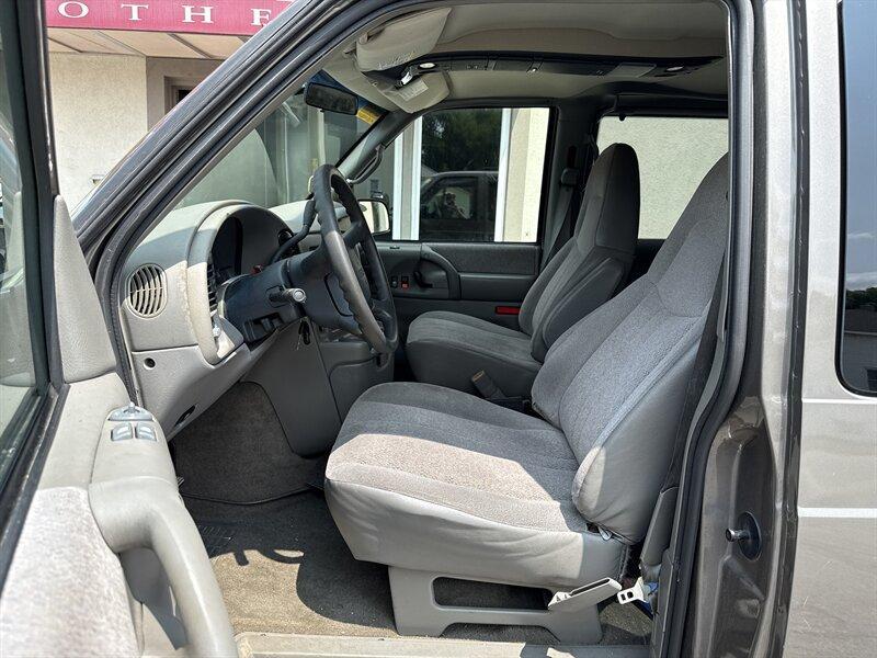 used 2002 GMC Safari car, priced at $5,900