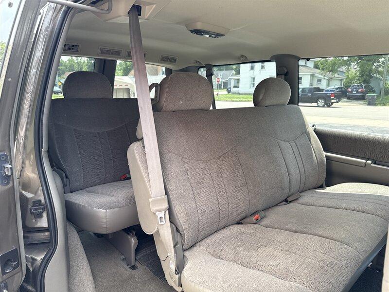 used 2002 GMC Safari car, priced at $5,900