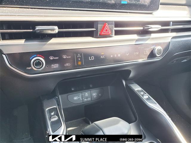 used 2025 Kia Sorento car, priced at $32,995