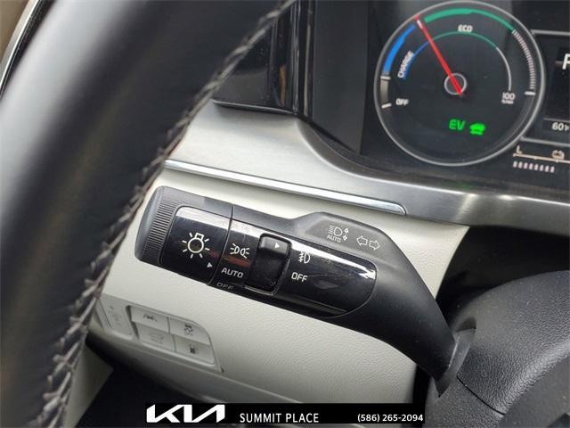 used 2022 Kia Sorento Plug-In Hybrid car, priced at $35,378