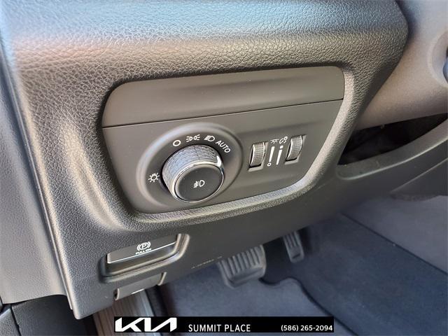 used 2022 Jeep Grand Cherokee car, priced at $37,955