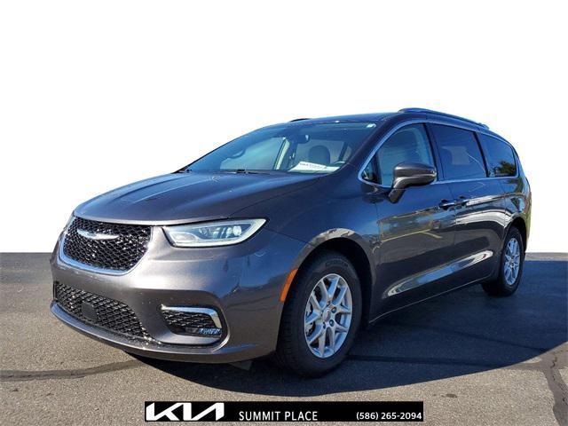 used 2021 Chrysler Pacifica car, priced at $27,154