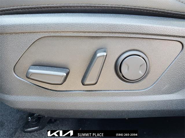 used 2025 Kia Sportage car, priced at $32,620