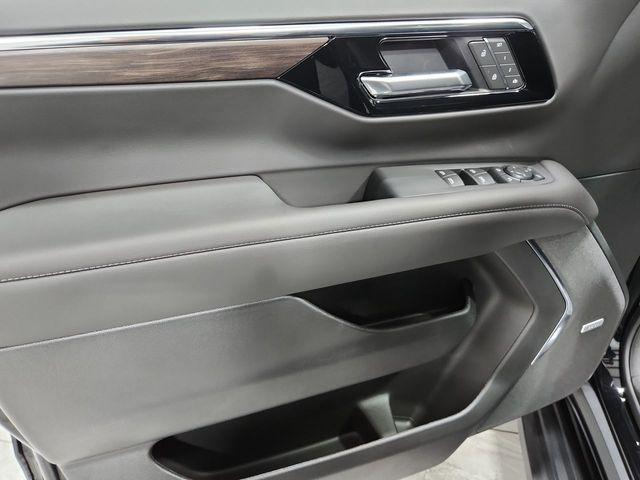 new 2025 Chevrolet Suburban car, priced at $78,065