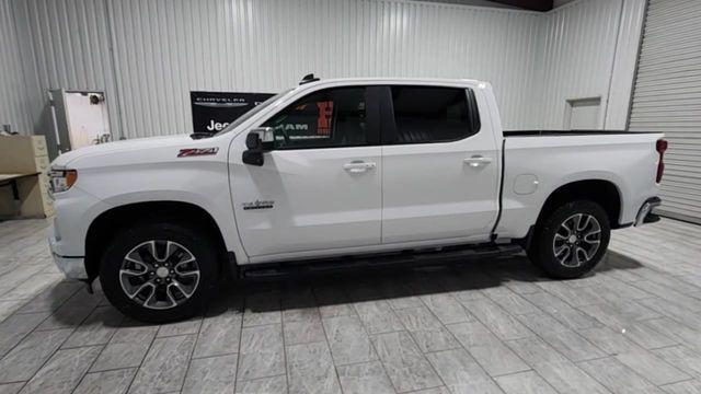 new 2025 Chevrolet Silverado 1500 car, priced at $57,613