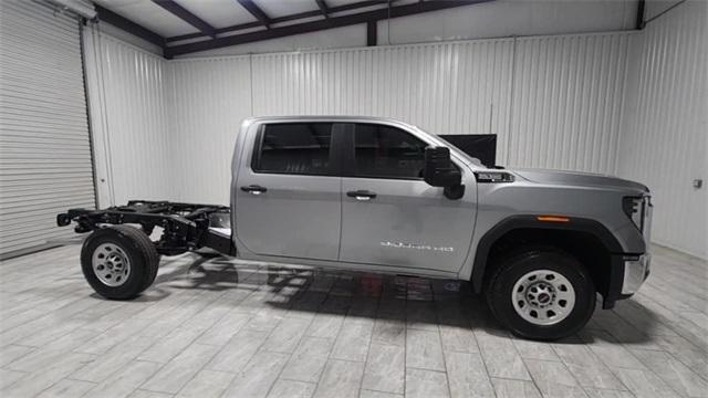 new 2025 GMC Sierra 3500 car, priced at $53,235