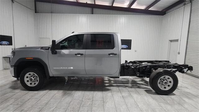 new 2025 GMC Sierra 3500 car, priced at $53,235