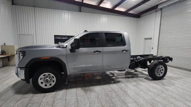 new 2025 GMC Sierra 3500 car, priced at $50,996