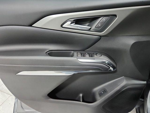 new 2026 Chevrolet Traverse car, priced at $47,125
