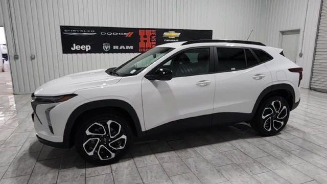 new 2025 Chevrolet Trax car, priced at $25,889