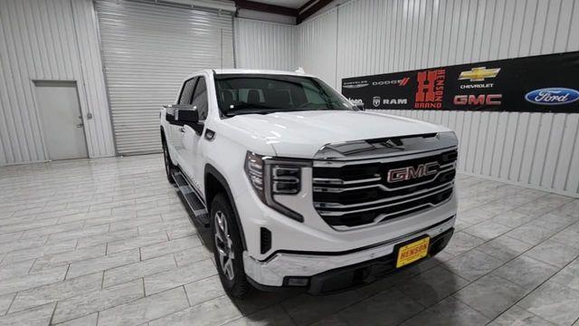 new 2025 GMC Sierra 1500 car, priced at $59,216