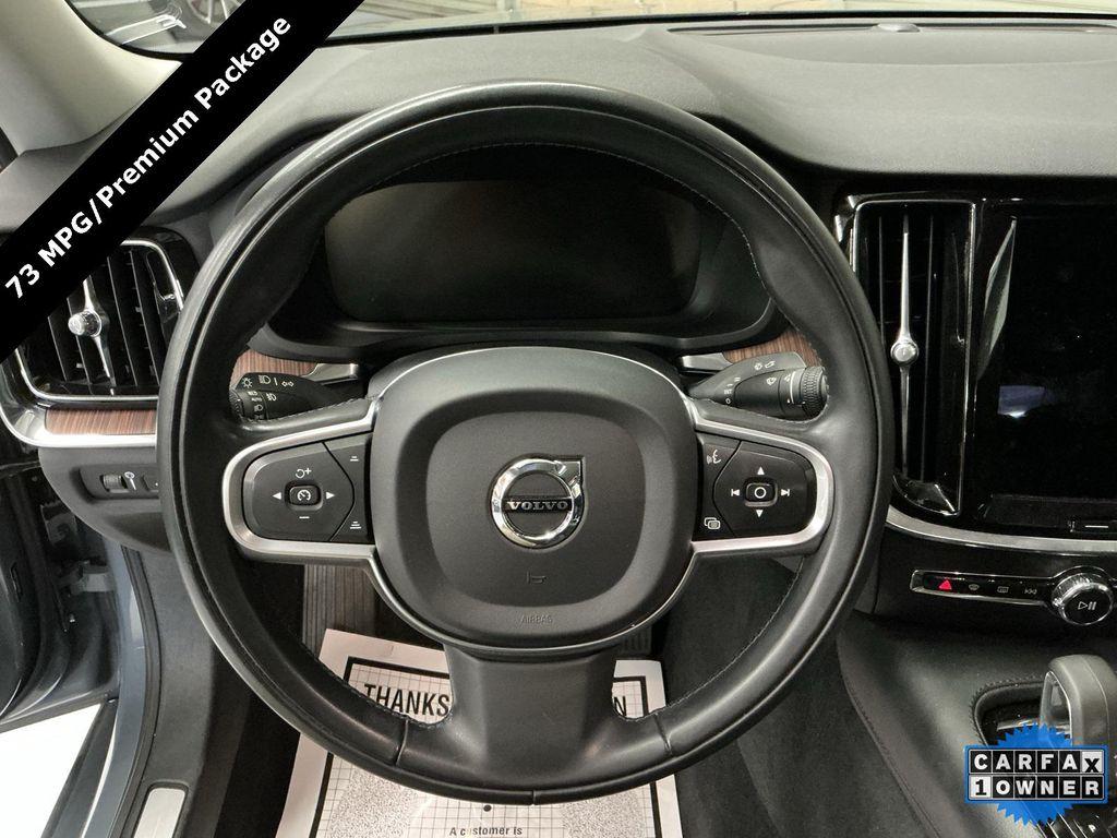 used 2022 Volvo S60 Recharge Plug-In Hybrid car, priced at $32,411