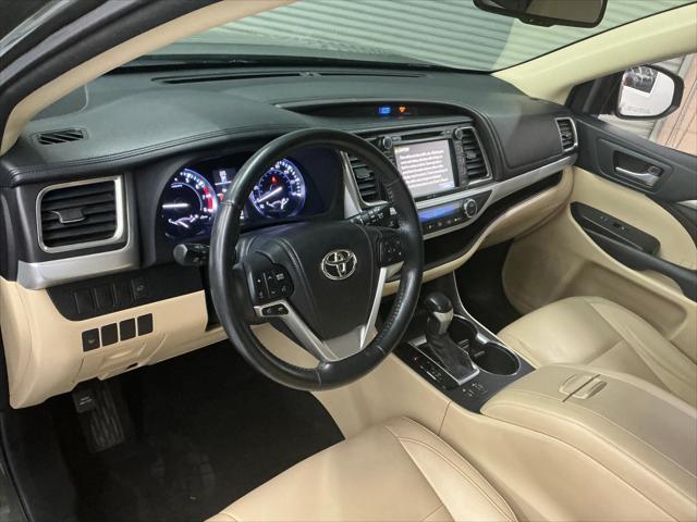 used 2014 Toyota Highlander car, priced at $21,342