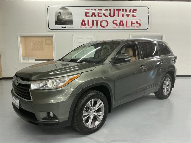 used 2014 Toyota Highlander car, priced at $21,342