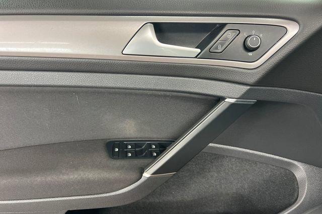 used 2016 Volkswagen e-Golf car, priced at $8,495