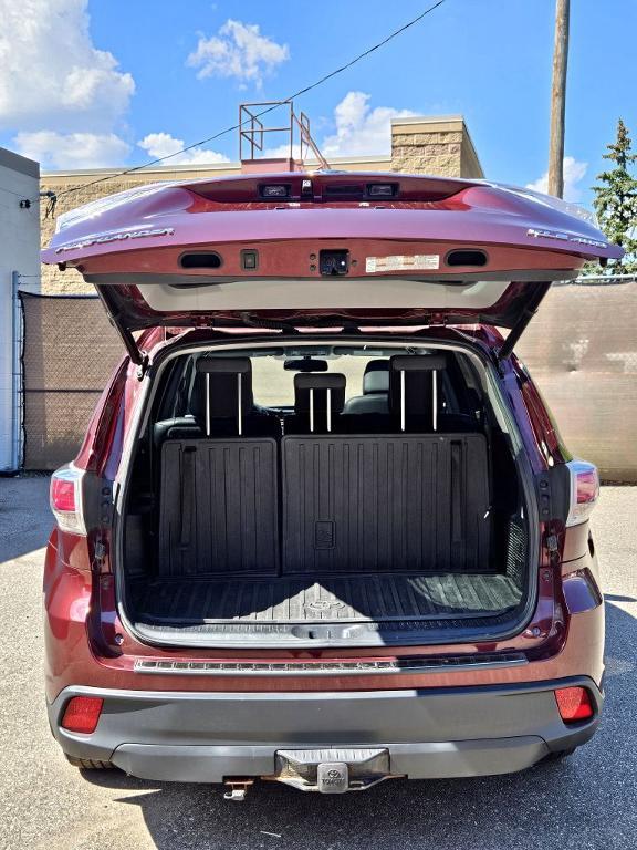 used 2016 Toyota Highlander car, priced at $17,500