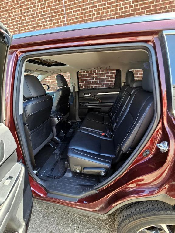 used 2016 Toyota Highlander car, priced at $17,500