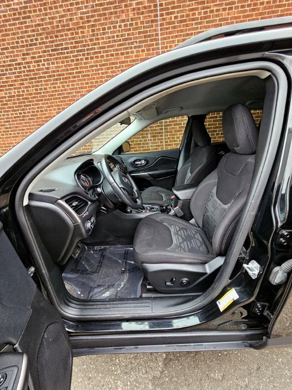 used 2019 Jeep Cherokee car, priced at $13,999