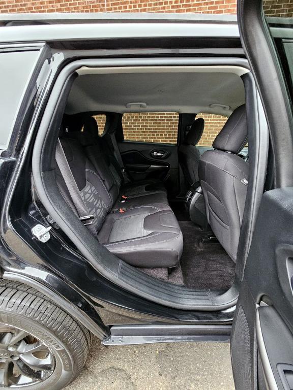 used 2019 Jeep Cherokee car, priced at $13,999