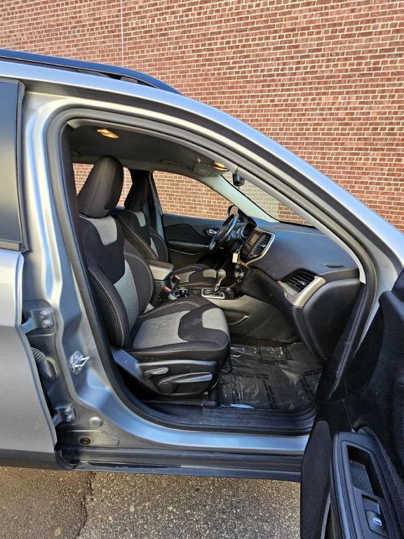 used 2016 Jeep Cherokee car, priced at $8,500