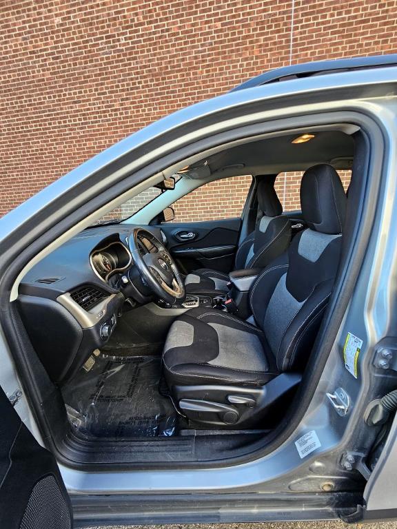 used 2016 Jeep Cherokee car, priced at $8,500