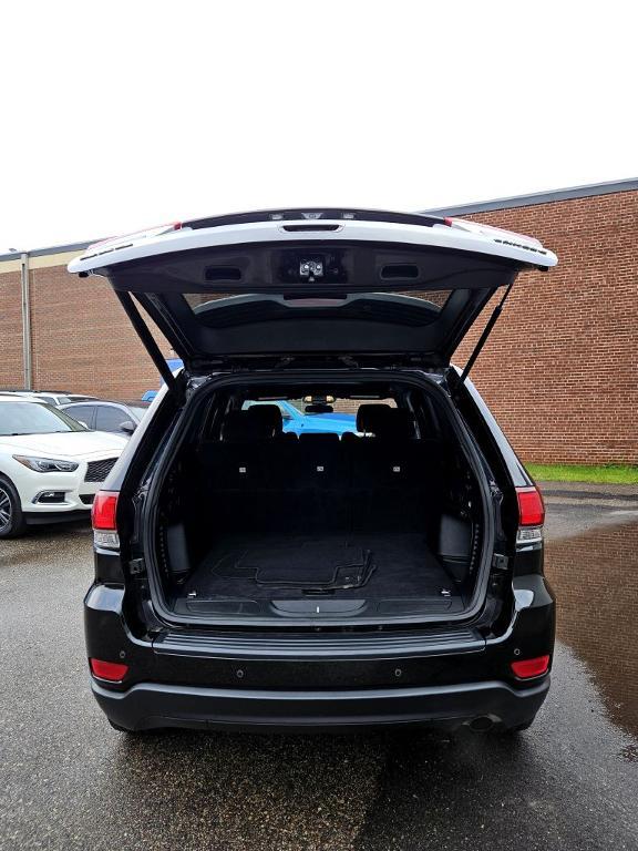 used 2021 Jeep Grand Cherokee car, priced at $17,999