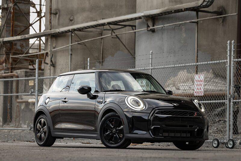 used 2022 MINI Hardtop car, priced at $20,500