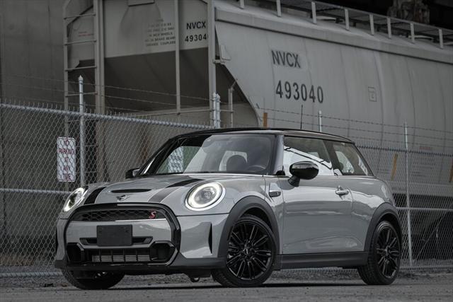 used 2022 MINI Hardtop car, priced at $26,500