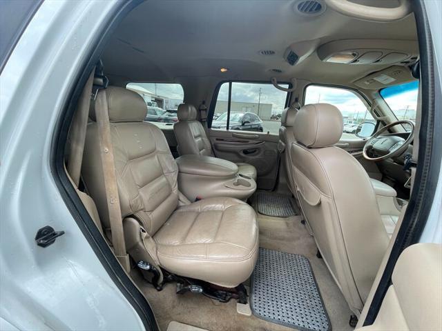 used 2000 Lincoln Navigator car, priced at $3,000