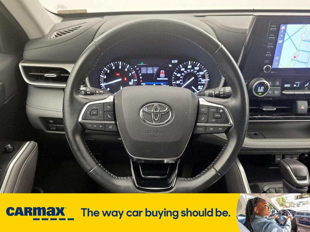 used 2021 Toyota Highlander car, priced at $31,998
