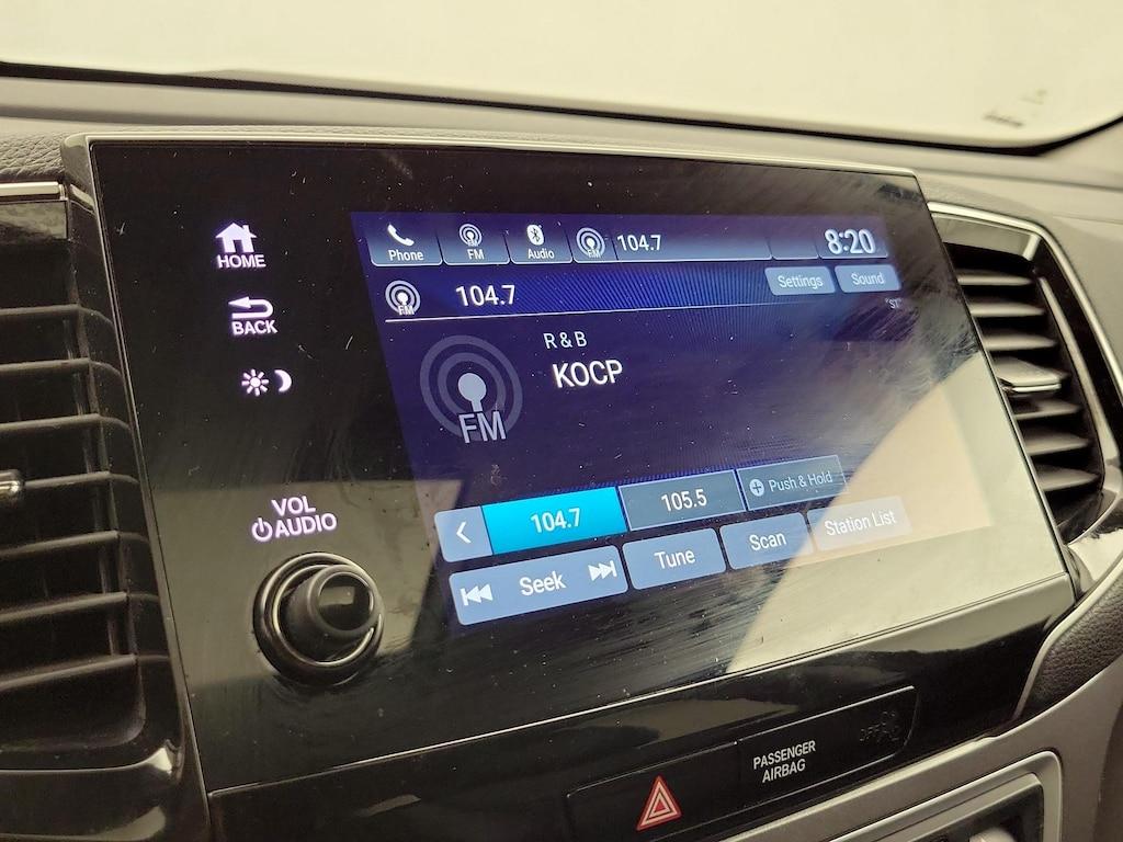used 2022 Honda Pilot car, priced at $33,998