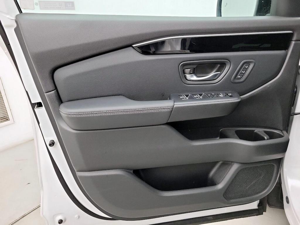 used 2024 Honda Pilot car, priced at $40,998