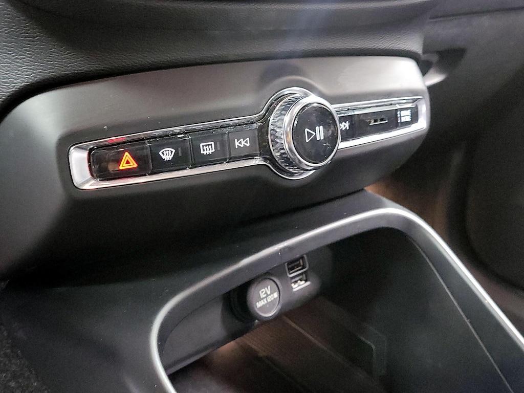 used 2019 Volvo XC40 car, priced at $23,998