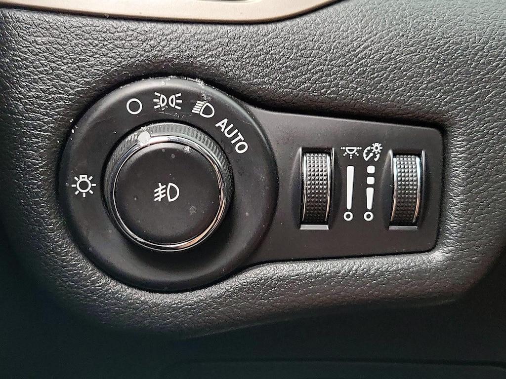 used 2015 Jeep Cherokee car, priced at $11,998