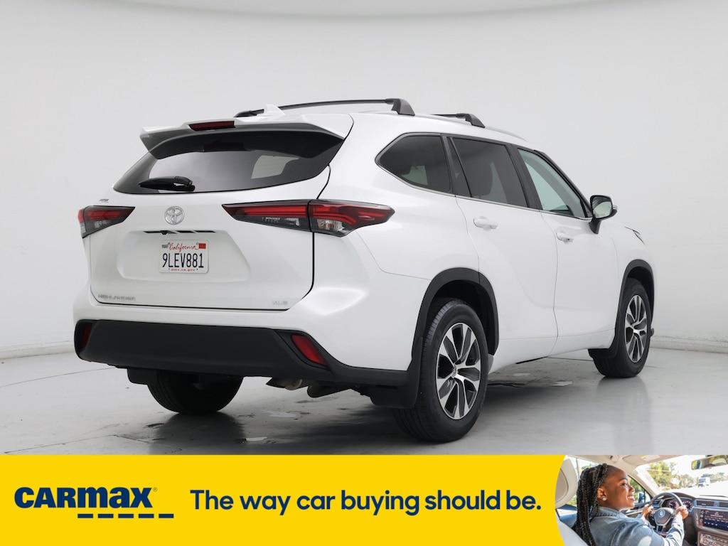 used 2024 Toyota Highlander car, priced at $40,998