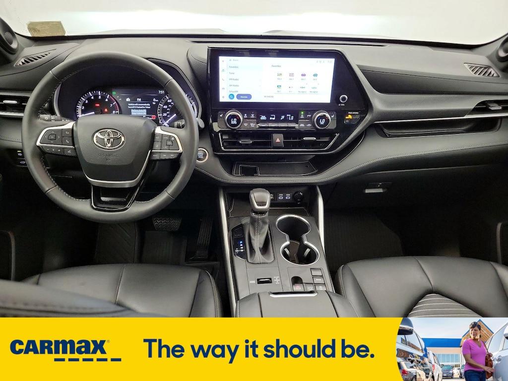 used 2024 Toyota Highlander car, priced at $46,998