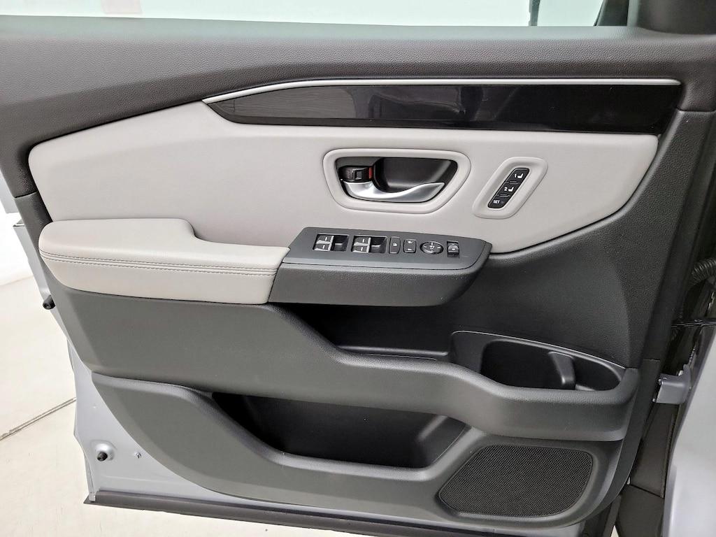used 2023 Honda Pilot car, priced at $35,998
