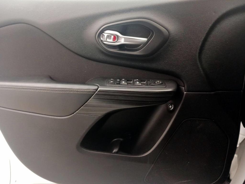 used 2015 Jeep Cherokee car, priced at $11,998