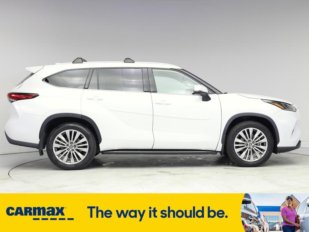 used 2022 Toyota Highlander car, priced at $45,998
