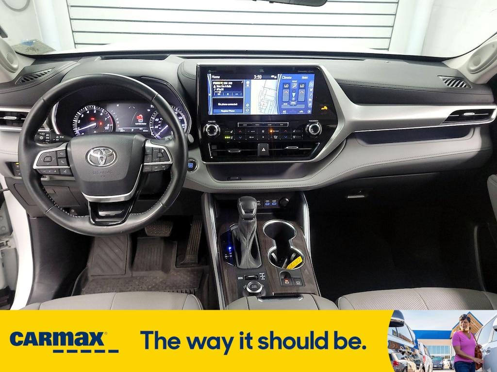 used 2022 Toyota Highlander car, priced at $45,998