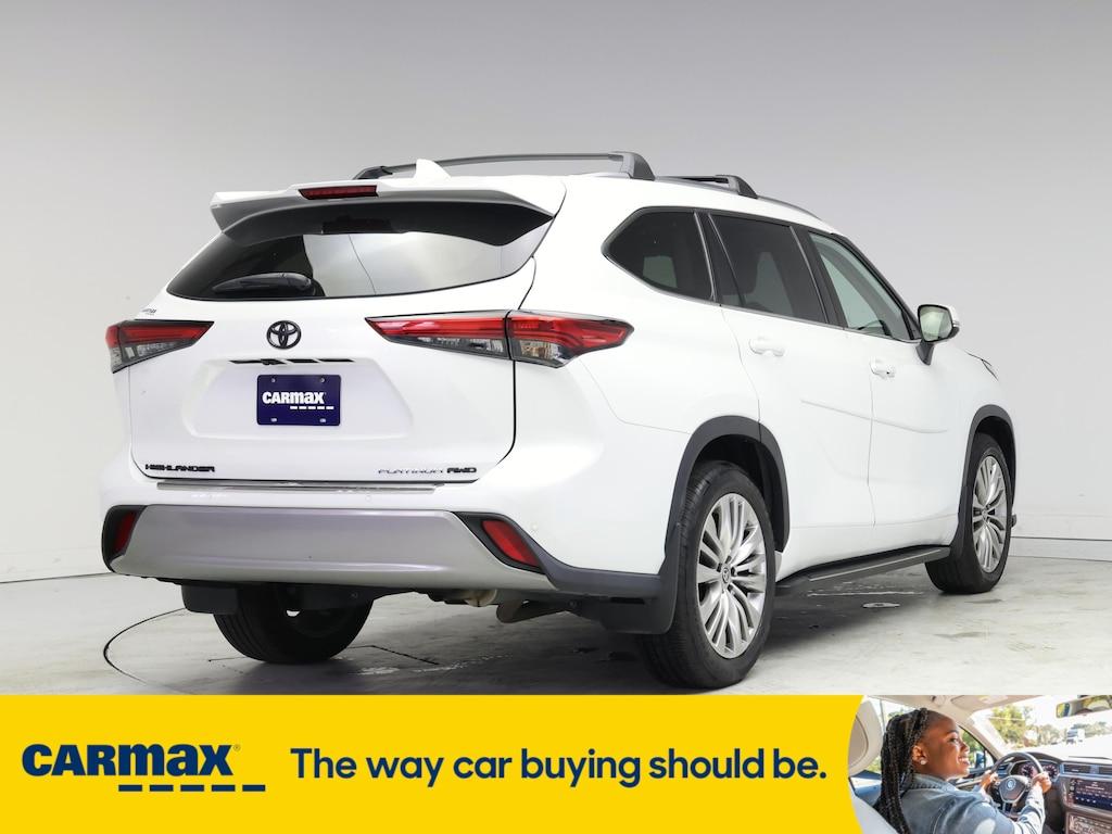 used 2022 Toyota Highlander car, priced at $45,998