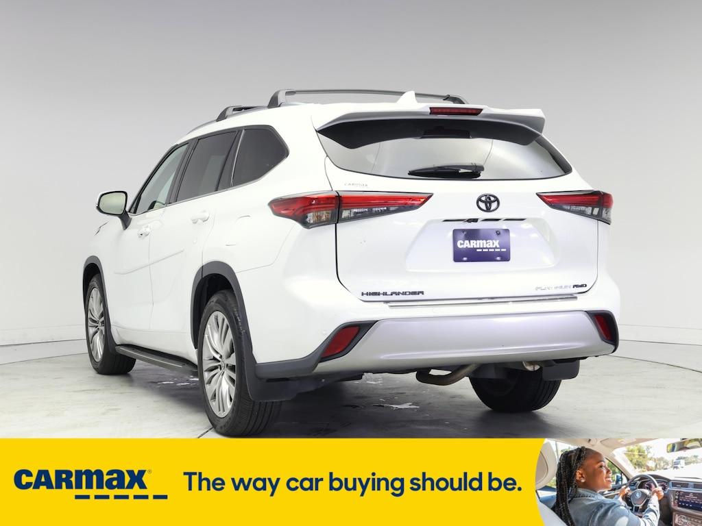 used 2022 Toyota Highlander car, priced at $45,998