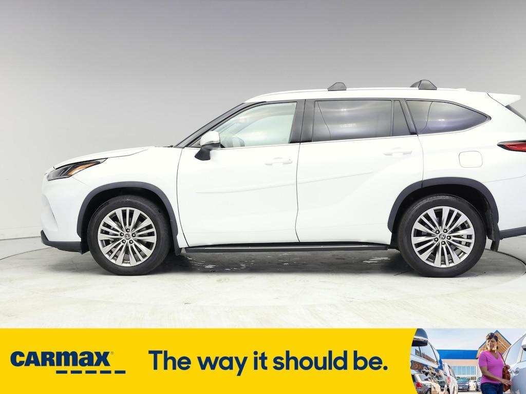 used 2022 Toyota Highlander car, priced at $45,998