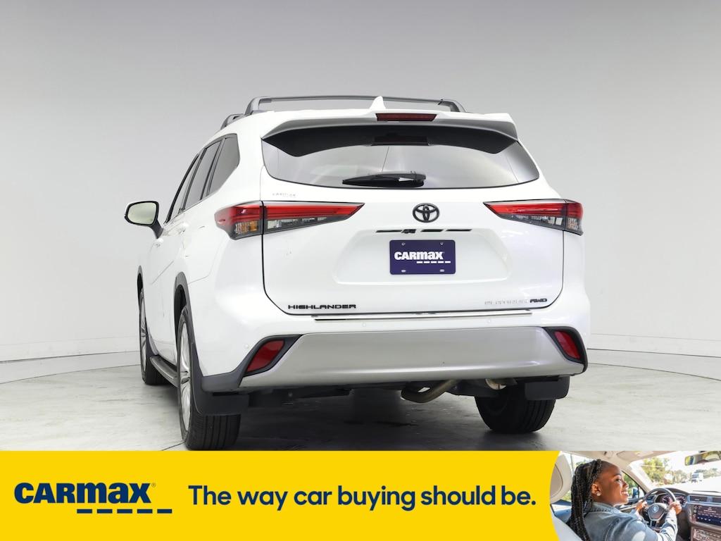 used 2022 Toyota Highlander car, priced at $45,998